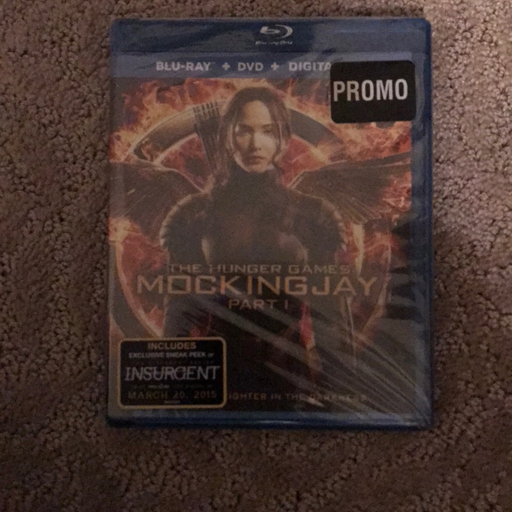 The Hunger Games Mockingjay Pt 1 Blu Ray